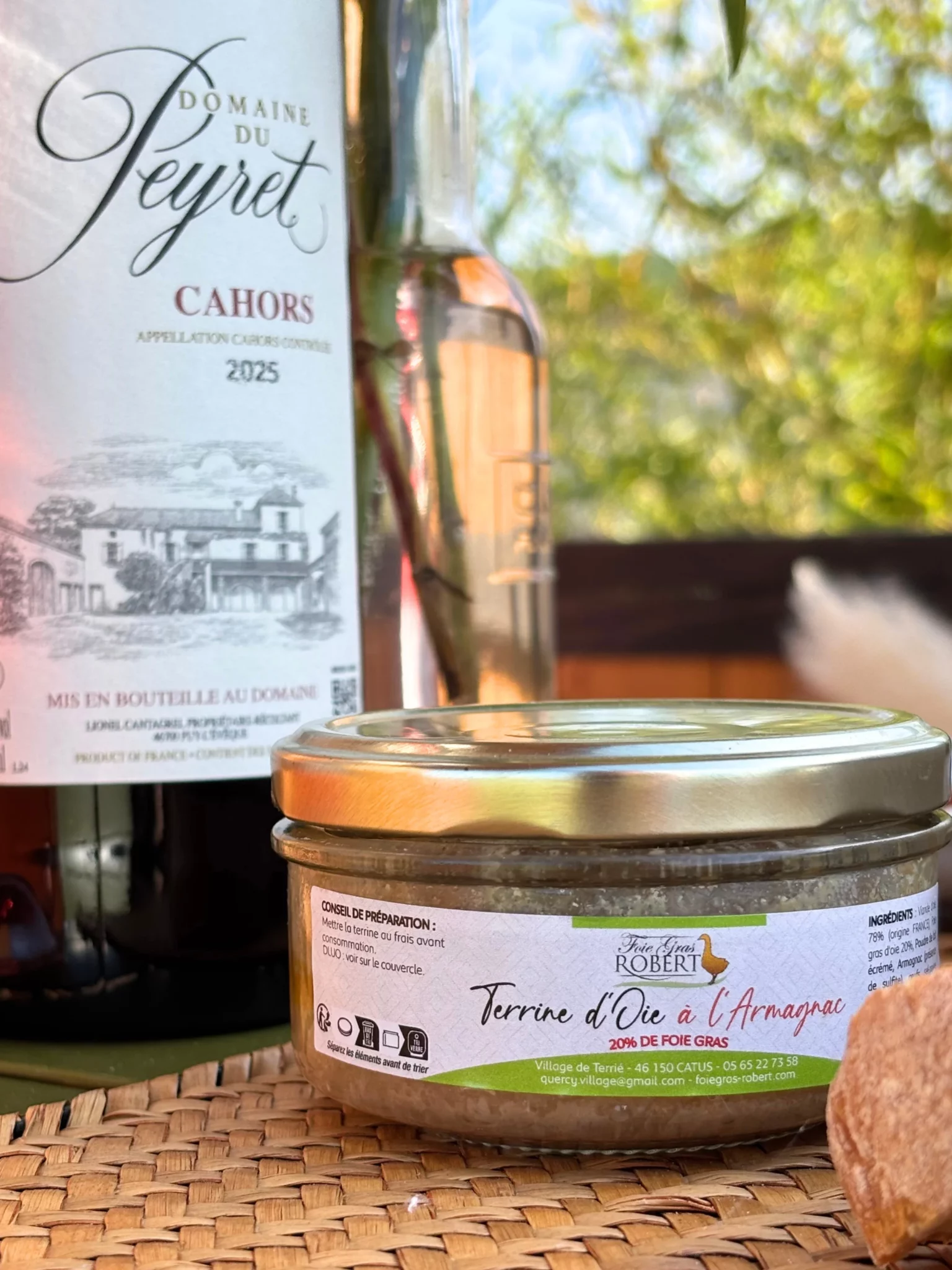 Panier Repas produits locaux Hébergement insolite Domaine du Peyret Puy-L'Évêque Lot